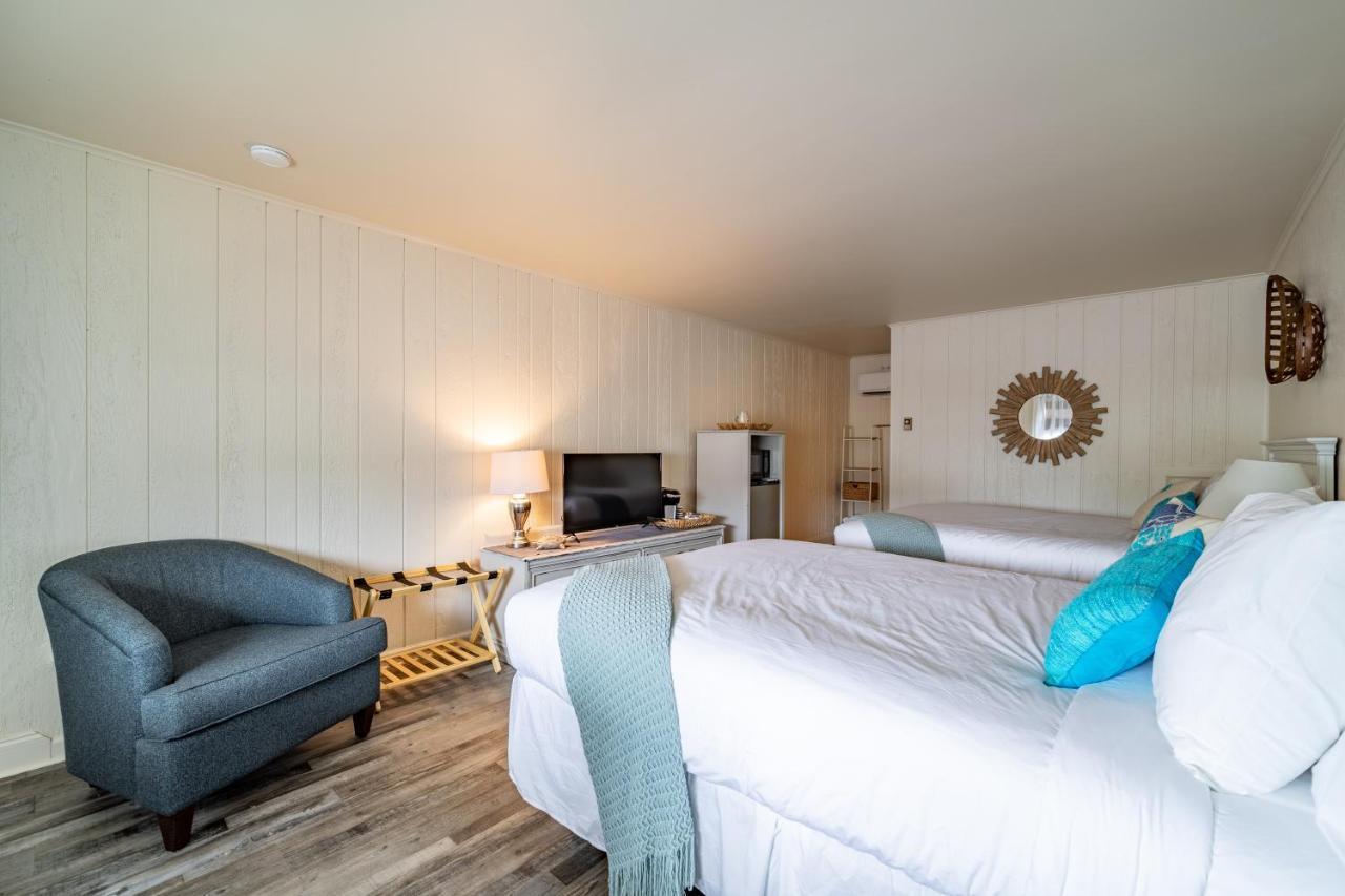 Motel Ocean Glass